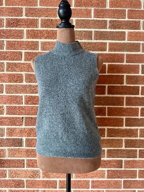 Tahari Wool Knit Pullover Sweater Gray Sleeveless Mock Neck, Size XS